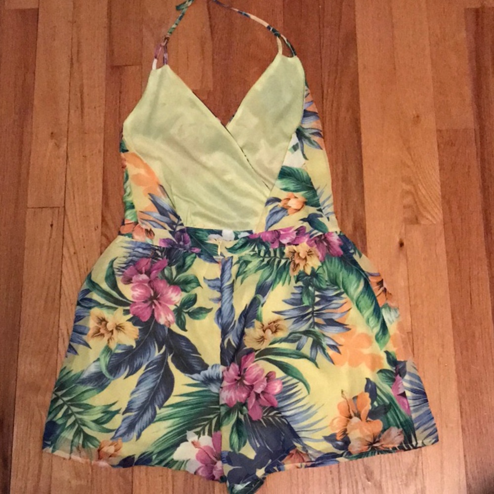 Backless romper - Picture 2 of 2